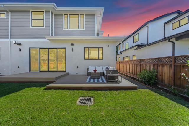 980 Lucky Avenue, Menlo Park CA: https://media.crmls.org/mediaz/bc259d70-9c4c-435d-8607-553b63cd20d9.jpg