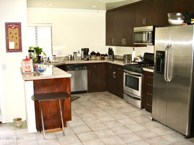 15503 Dracena Avenue, Moorpark CA: https://media.crmls.org/mediaz/bc25a789-8042-4dd7-a78a-a5c0d20b4e23.jpg