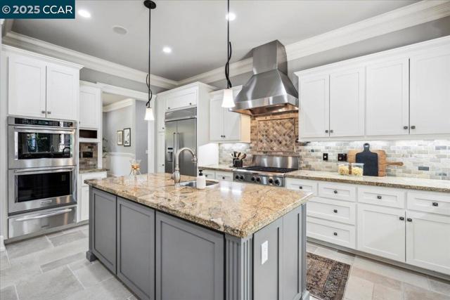 1291 Clover Ln, Walnut Creek CA: https://media.crmls.org/mediaz/bc25cff2-29ea-417d-801f-b270ba394d34.jpg