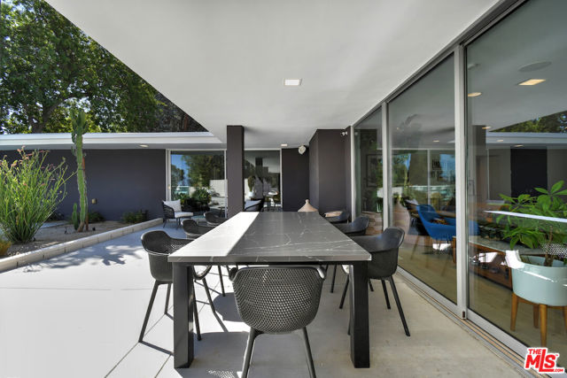 20150 Delita Drive, Woodland Hills CA: https://media.crmls.org/mediaz/bc26747f-b186-46f0-86ca-ccada11cc8c0.jpg