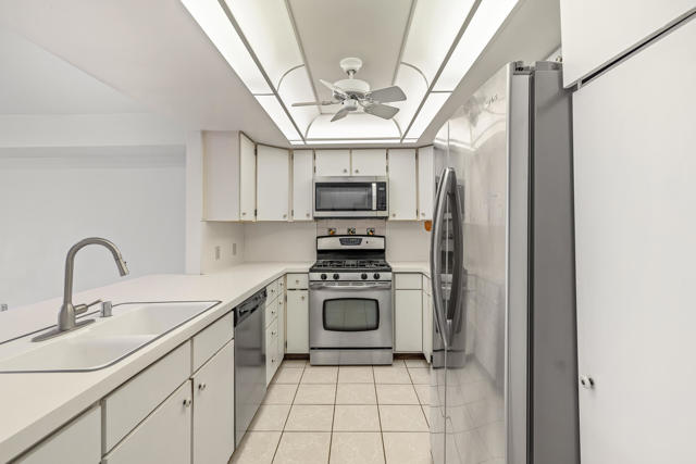 157 Calle Bravo, Palm Springs CA: https://media.crmls.org/mediaz/bc273ba2-ca3d-4fee-a2e0-e08727c1c1e9.jpg