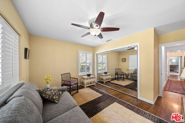 4942 Stern Avenue photo 23
