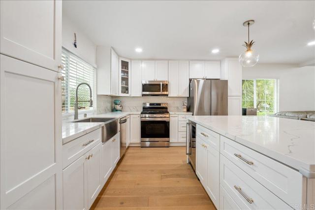 Detail Gallery Image 15 of 27 For 2801 Jacaranda Ave, Carlsbad,  CA 92009 - 4 Beds | 2 Baths