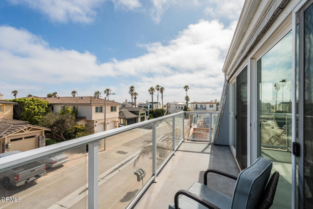 5040 Island View Street, Oxnard CA: https://media.crmls.org/mediaz/bc295a6f-a664-4795-a0bc-1eae66c35309.jpg
