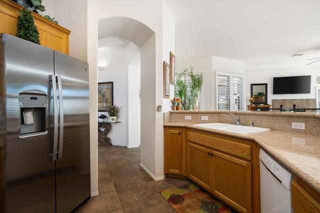 Image 18 of 51 For 82705 Odlum Drive