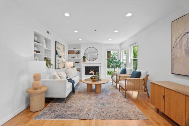 320 Palo Alto Avenue, Palo Alto CA: https://media.crmls.org/mediaz/bc2a55c5-5ca7-4af3-962d-762efd28903e.jpg