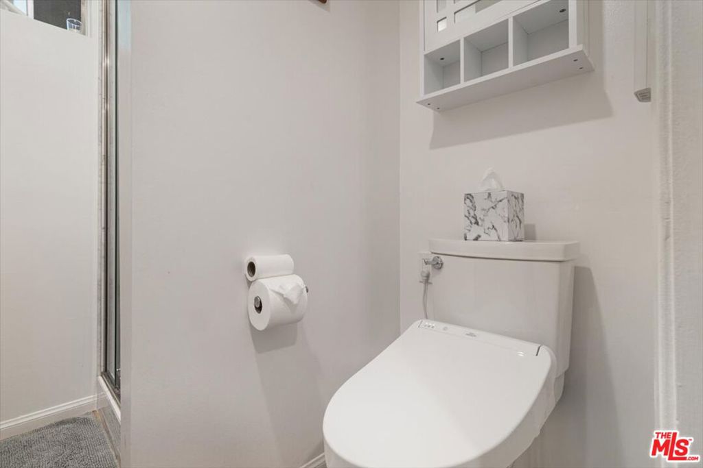 https://media.crmls.org/mediaz/bc2aac1f-343e-4e8e-9e65-da6a4f2c7eb2.jpg?preset=X-Large