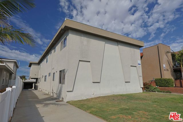 2213 Nelson Avenue, Redondo Beach, California 90278, ,Residential Income,Sold,Nelson,25609459 2213 Nelson Avenue, Redondo Beach, California 90278, ,Residential Income,Sold,Nelson,25609459