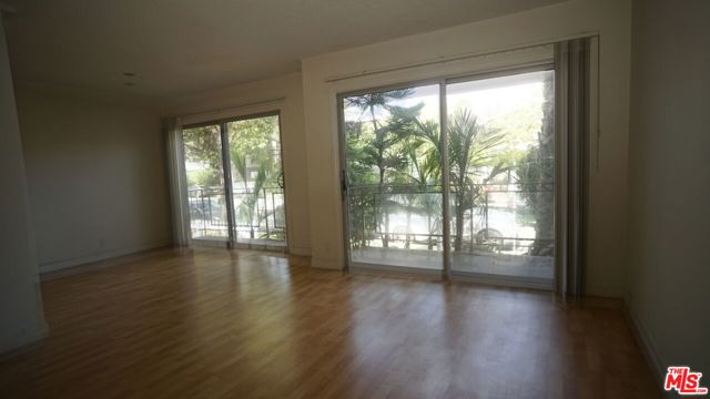 1338 14TH Street, Santa Monica CA: https://media.crmls.org/mediaz/bc2ad489-c1bf-44d3-a7a0-674587867a25.jpg