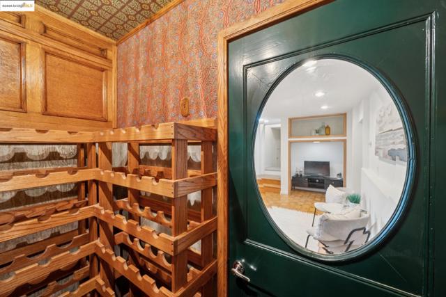 6141 Broadway Ter, Oakland CA: https://media.crmls.org/mediaz/bc2b2505-4d08-4435-9729-ef2686e7ad47.jpg