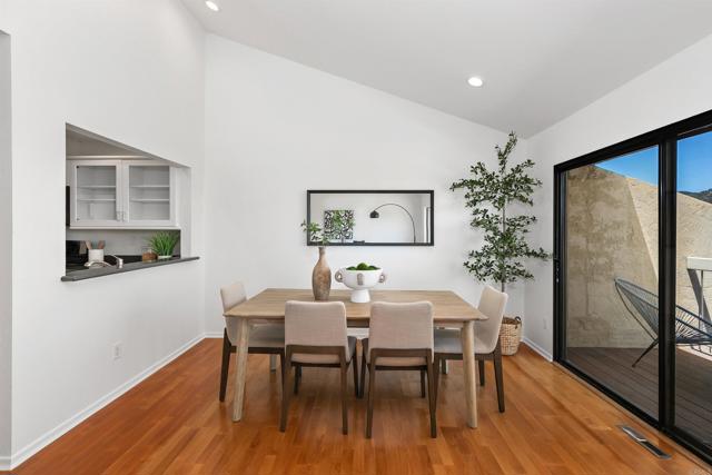 6635 Caminito Scioto, La Jolla CA: https://media.crmls.org/mediaz/bc2b5130-b76a-4da0-b3bc-24c7379d898c.jpg