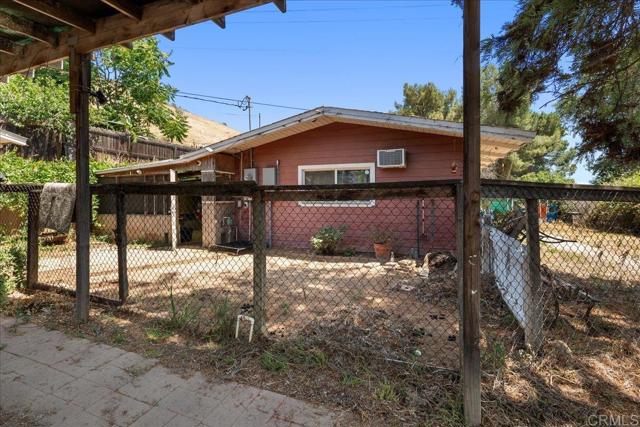 11123 Moreno Avenue, Lakeside CA: https://media.crmls.org/mediaz/bc2c066d-0f84-47cb-929c-75733ce0b40d.jpg