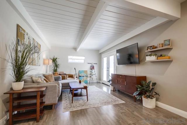 7832 Cinnabar Dr, La Mesa CA: https://media.crmls.org/mediaz/bc2c0b0b-079c-4556-a2f8-0ef49732afc1.jpg