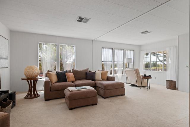 120 Oceanview Ave, Half Moon Bay CA: https://media.crmls.org/mediaz/bc2c2cde-aaf7-4ca8-8905-3a6b206f8b3e.jpg