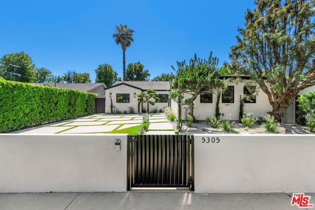 5305 Allott Avenue, Sherman Oaks CA: https://media.crmls.org/mediaz/bc2c83ce-7414-4570-a6c8-90765a5e5900.jpg