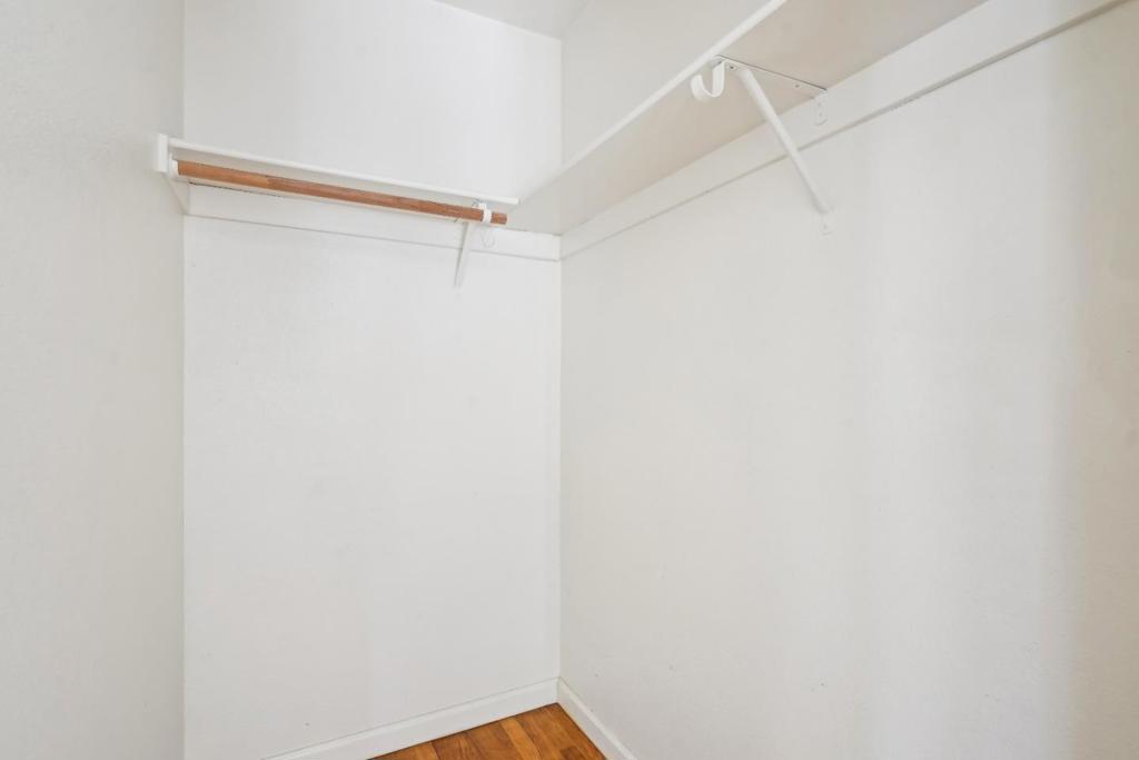 https://media.crmls.org/mediaz/bc2ca08a-026d-49ac-a5db-d62cb3b01dd2.jpg?preset=X-Large