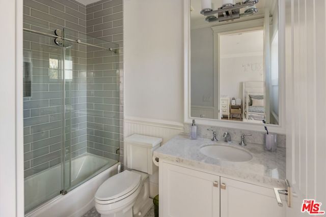 Image 25 of 35 For 5523 Longridge Avenue