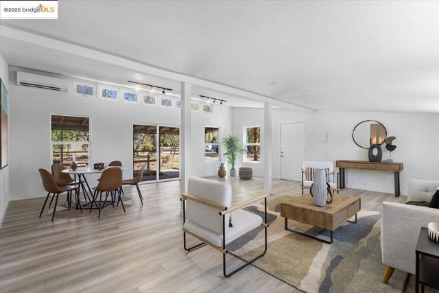 5665 Victoria LN, Livermore CA: https://media.crmls.org/mediaz/bc2d46c8-a109-4018-8507-893977c5daa0.jpg