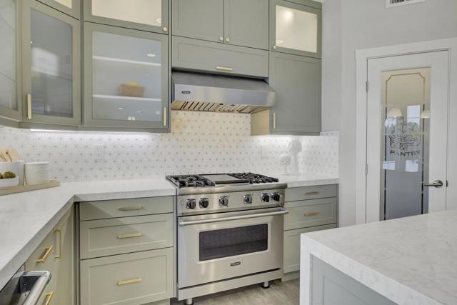 998 Governors Bay Drive, Redwood City CA: https://media.crmls.org/mediaz/bc2db607-f254-4562-8cb7-b9c40d3f50da.jpg