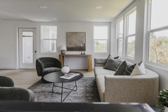 1028 30 Lincoln Ave, San Diego CA: https://media.crmls.org/mediaz/bc2de3ce-b209-4c50-9bf5-87bd4a890fc6.jpg