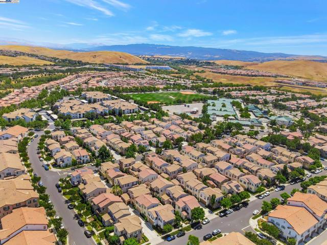 1038 S Monarch, San Ramon CA: https://media.crmls.org/mediaz/bc2de698-809e-40da-b7d6-75d98a9447c2.jpg