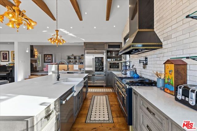 2373 Tuna Canyon Road, Topanga CA: https://media.crmls.org/mediaz/bc2e0686-1b04-42b6-a53f-25ec9dcf0109.jpg