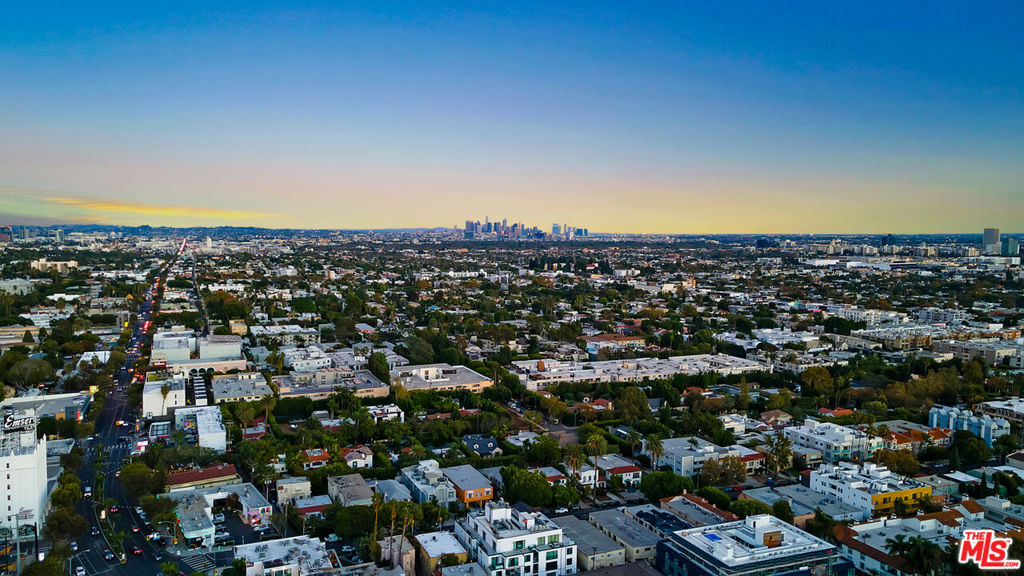 https://media.crmls.org/mediaz/bc2e5939-dfc7-4d07-ba4e-2c67a40b1fe8.jpg?preset=X-Large