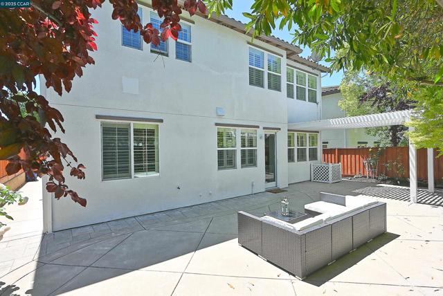 1416 Allanmere Dr, San Ramon CA: https://media.crmls.org/mediaz/bc2e6e36-78f3-4db5-ade5-d5452f118042.jpg