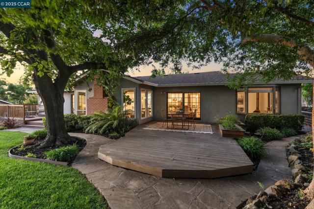 3662 Perada Dr, Walnut Creek CA: https://media.crmls.org/mediaz/bc2e713e-43ac-4dbb-9b0d-7509a47f16dd.jpg