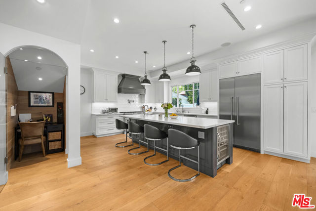 4943 Stern Avenue, Sherman Oaks CA: https://media.crmls.org/mediaz/bc2ea05b-e021-4b0b-bed9-ec5384c59925.jpg