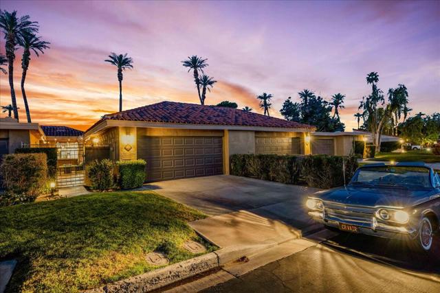 43 Sunrise Drive, Rancho Mirage CA: https://media.crmls.org/mediaz/bc2ec67a-916c-49c6-bd34-bf9e84aa6e6c.jpg