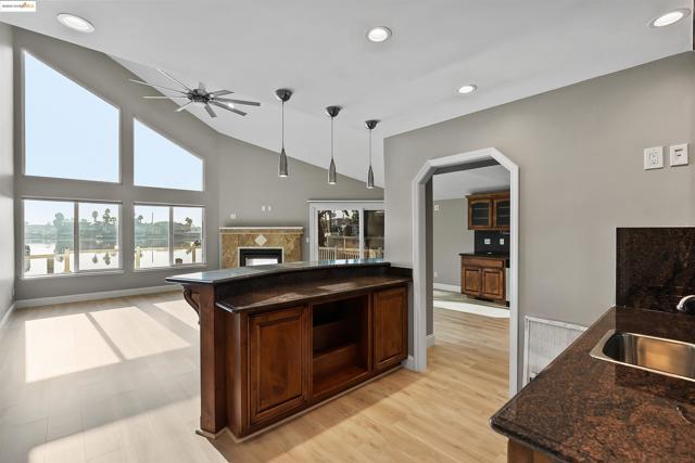 4730 Spinnaker Way, Discovery Bay CA: https://media.crmls.org/mediaz/bc2ee22e-878a-4ace-b65f-07fdc91dad4a.jpg