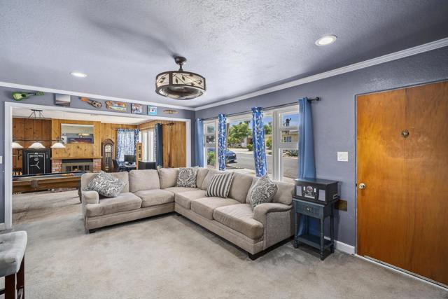 6352 Cleo St, San Diego CA: https://media.crmls.org/mediaz/bc2fbbc7-9167-4203-88f9-fe2eb1478733.jpg