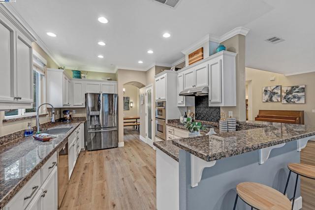 1787 Maralisa Lane, Livermore CA: https://media.crmls.org/mediaz/bc300cff-86ed-45da-bebf-67318ea7ec6c.jpg