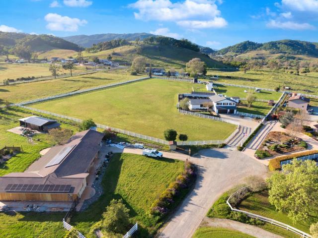 8202 Honeybee Court, Gilroy CA: https://media.crmls.org/mediaz/bc302662-01f9-48c3-ab26-fab71c0b78c9.jpg