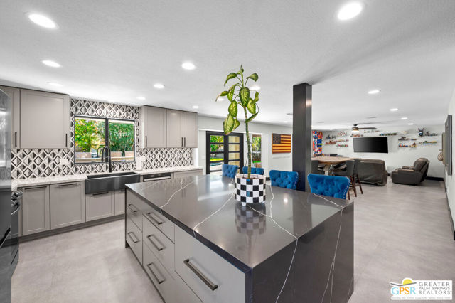 28220 Horizon Road, Cathedral City CA: https://media.crmls.org/mediaz/bc307441-dee2-496d-b542-188d82f0b44e.jpg