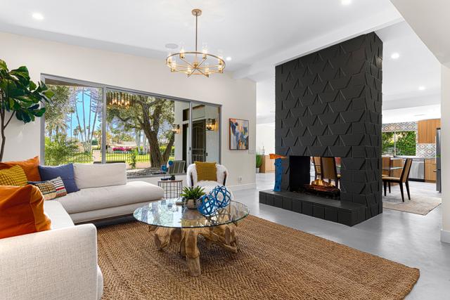 5155 E Bobolink Lane, Palm Springs CA: https://media.crmls.org/mediaz/bc30a9b8-317e-4fff-8848-aac1e8384aba.jpg