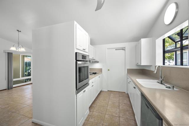 9265 Overton Ave, San Diego CA: https://media.crmls.org/mediaz/bc3147e1-8fa3-4ad0-a6c6-4ffadb1fd5f3.jpg