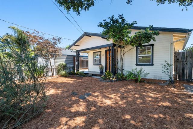 130 Parnell Street, Santa Cruz CA: https://media.crmls.org/mediaz/bc31efbe-9da5-47ae-97de-a44c1df32960.jpg