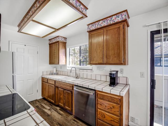 1056 Padre Drive, Salinas CA: https://media.crmls.org/mediaz/bc3219ae-0489-432e-9c41-46223d6ad9bf.jpg