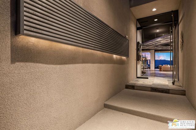 25 Sierra Vista Drive, Rancho Mirage CA: https://media.crmls.org/mediaz/bc323da2-4597-4f70-9dd2-599acd81ecd3.jpg