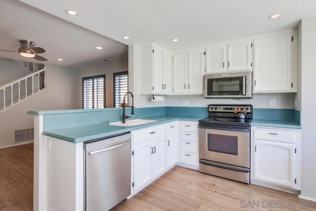 14811 Summerbreeze Way, San Diego CA: https://media.crmls.org/mediaz/bc3255f5-5e6a-4086-b32f-9abfaa56446c.jpg