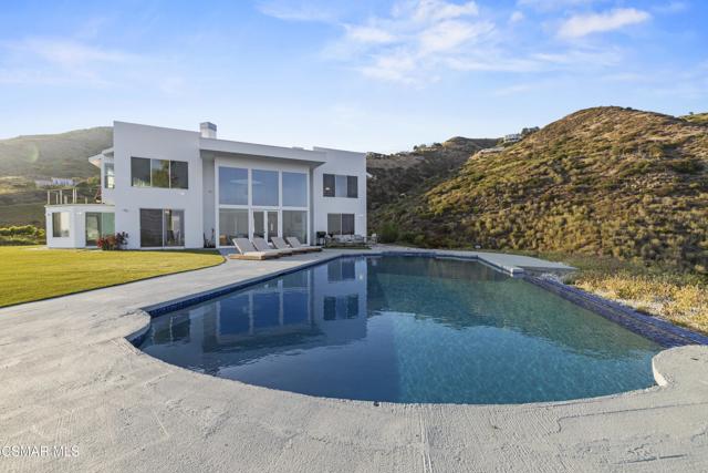 31505 Pacific Coast Highway, Malibu CA: https://media.crmls.org/mediaz/bc325f47-14e1-44e7-9037-148d33a57676.jpg