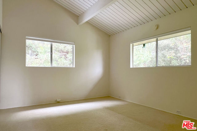 2325 Banyan Drive, Los Angeles CA: https://media.crmls.org/mediaz/bc3311a1-8d5f-42d2-91ad-7eab83e9ea42.jpg