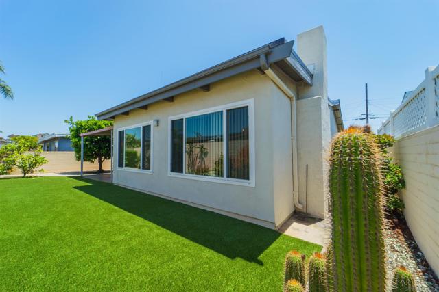 7434 Salerno Street, San Diego CA: https://media.crmls.org/mediaz/bc335257-e625-4903-b412-2a58ebdef05e.jpg