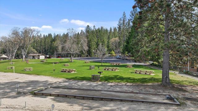 20944 Woodside Way, Groveland CA: https://media.crmls.org/mediaz/bc341805-0d73-452a-9d2f-e78ab3836da6.jpg