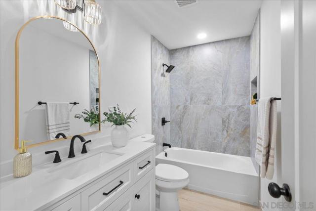 16566 Caminito Vencinos, San Diego CA: https://media.crmls.org/mediaz/bc3449b5-6f0c-4289-b0bd-5be5433fe2b4.jpg