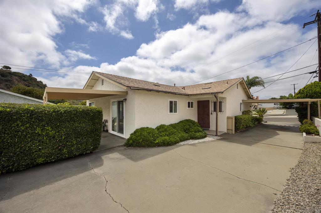 MLS #250036478SD img 5