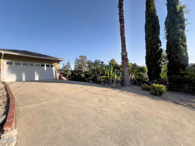 3058 Cloudcrest Road, La Crescenta CA: https://media.crmls.org/mediaz/bc3513f4-f7ce-49bb-9c7f-11fe46944d13.jpg