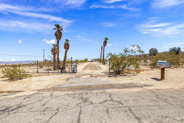 7648 Araby Avenue, 29 Palms CA: https://media.crmls.org/mediaz/bc35fc62-2927-4a8f-9073-01d333533c75.jpg